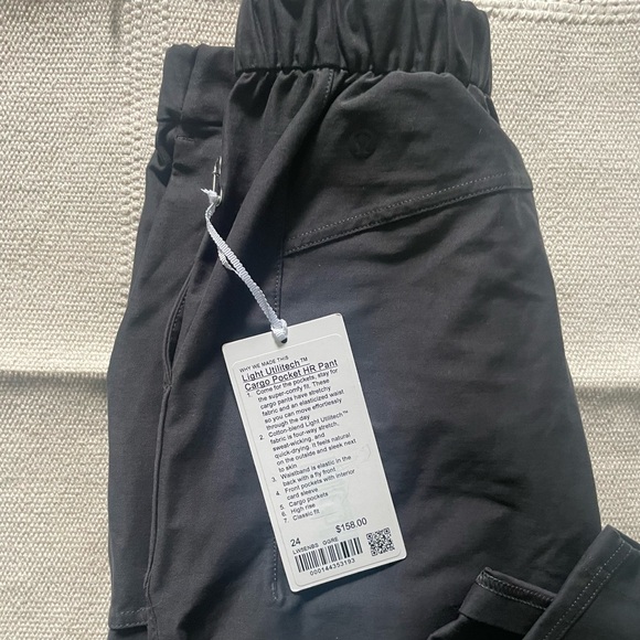 Lululemon Cargo Pants - Picture 1 of 8